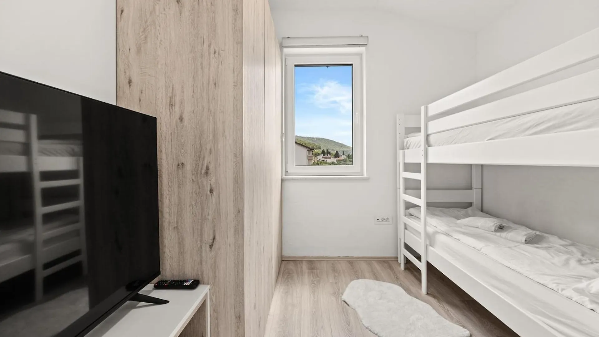 Enchanting Summer Apartment Cres Croatia