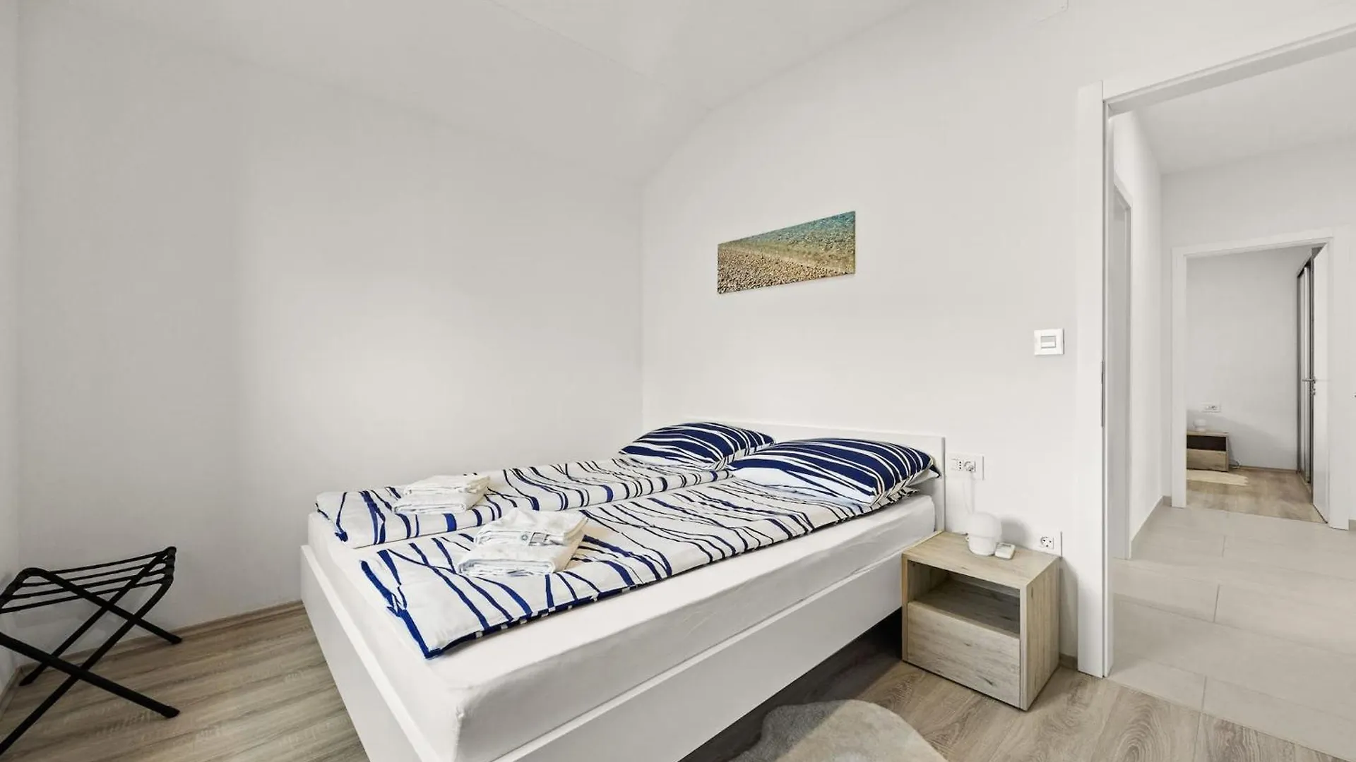 Enchanting Summer Apartment Cres