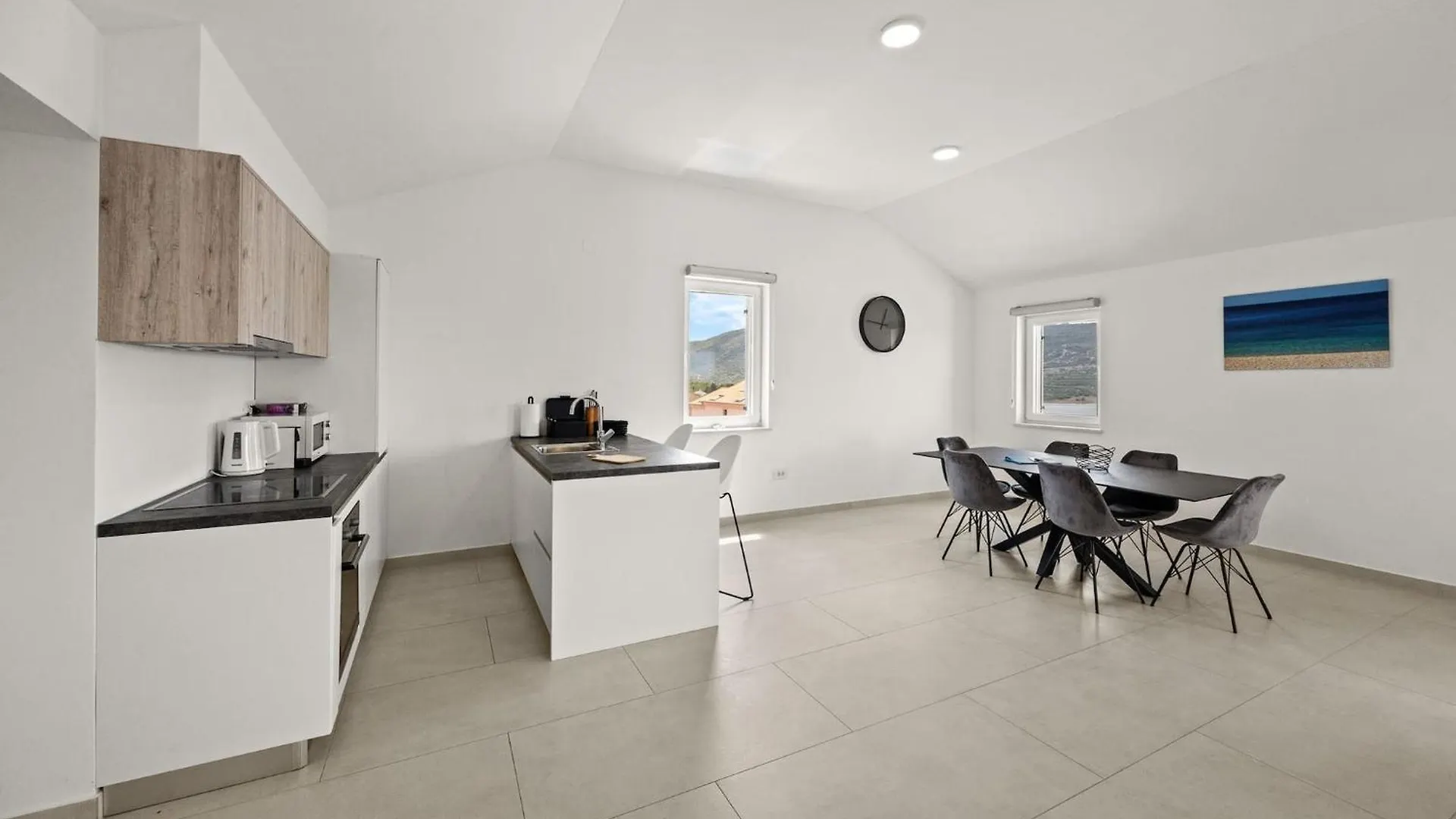 Enchanting Summer Apartment Cres