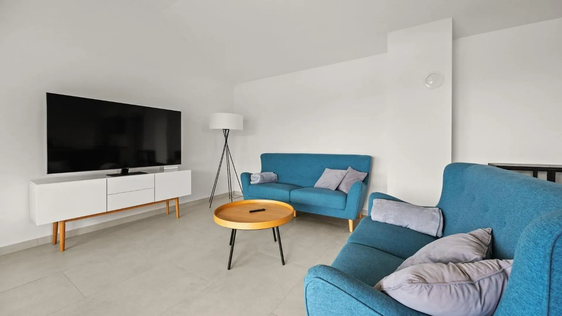 Enchanting Summer Apartment Cres